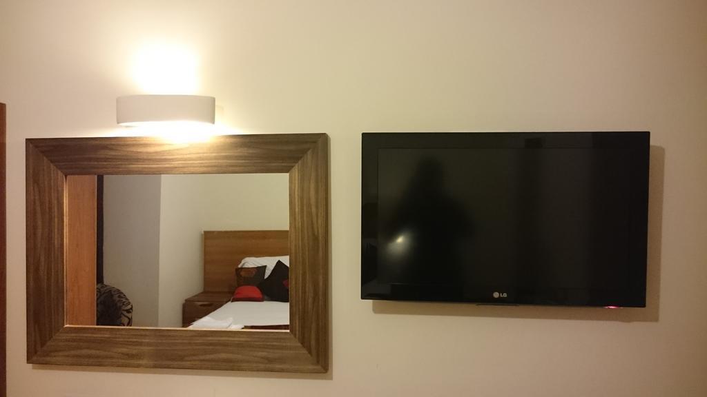 Gateway Express Hotel Newport  Bagian luar foto